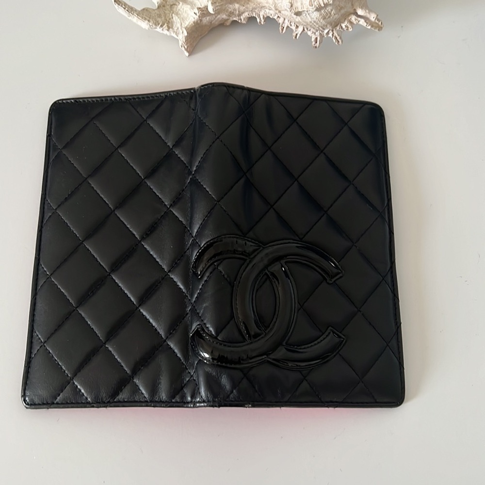 Chanel quilted Cambon black leather exterior and pink leather interior - Picture 3 of 7